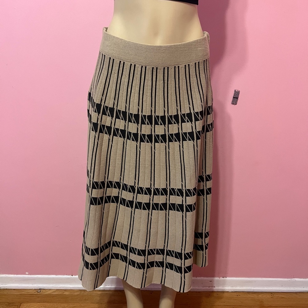 Chic Beige and Black Patterned Midi Skirt